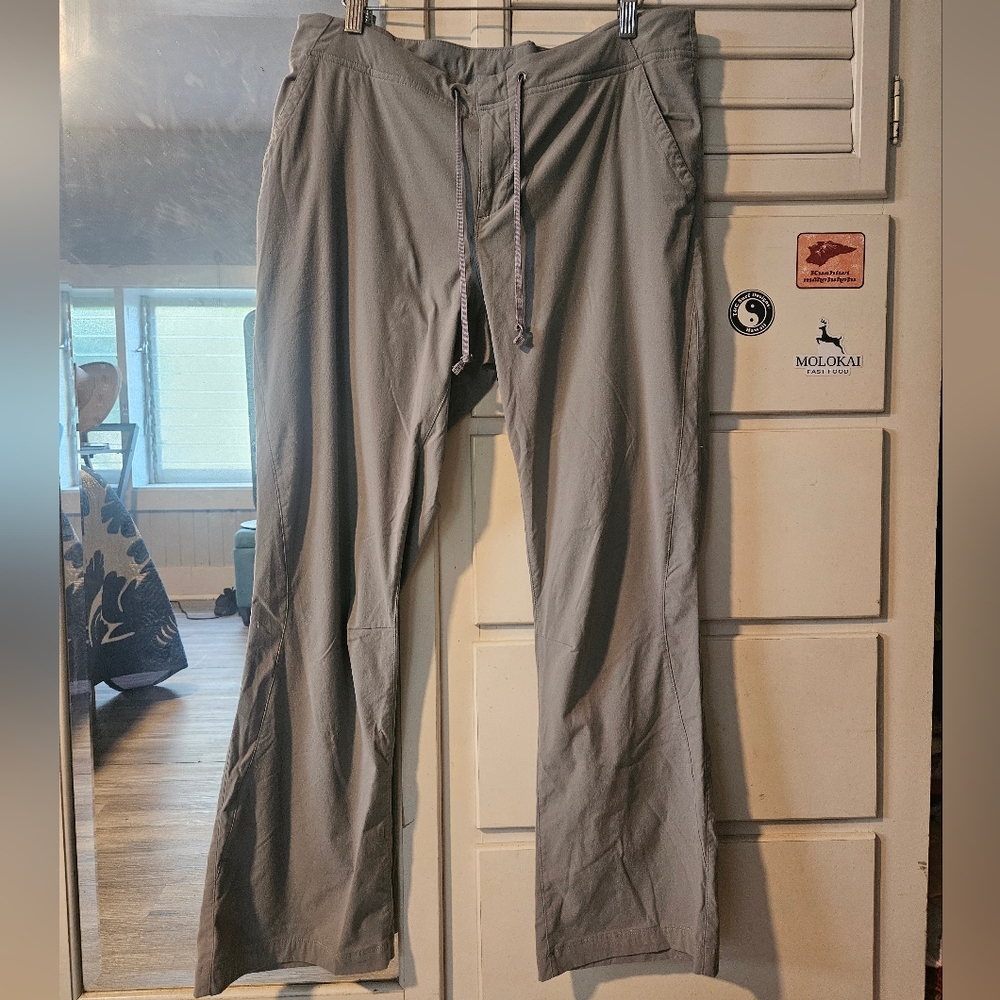WOMENS COLOMBIA HIKING PANTS - SIZE 14 - GREY COLOR